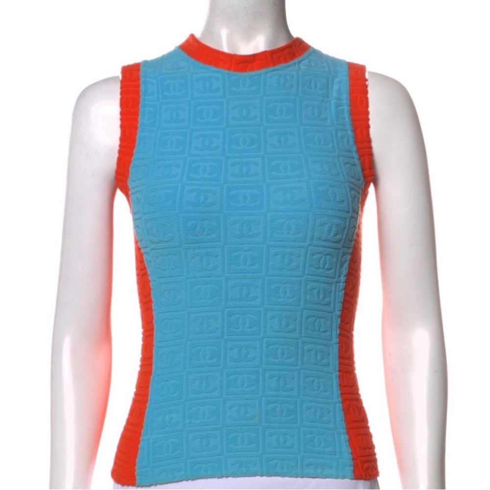 📌SOLD📌VTG CHANEL SPORT LOGO TERRY SHIRT TOP HAILEY BIEBER 36
